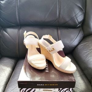 Dana Buchman size 7 white sandals